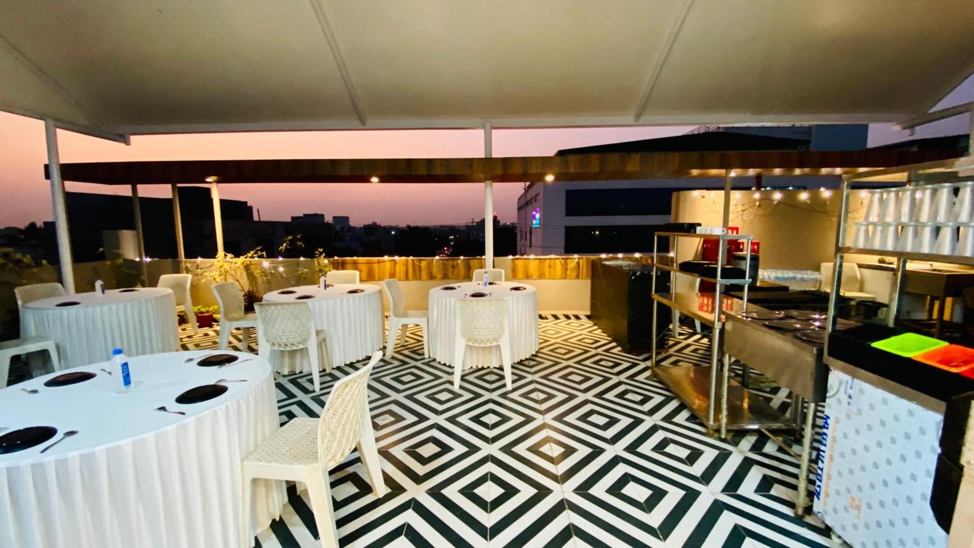 Hotel Aranyasutra Inaya, Індаур Екстер'єр фото