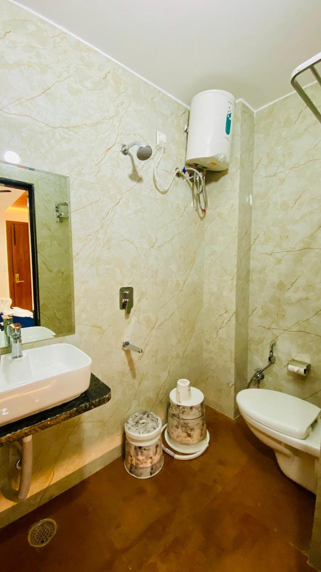 Hotel Aranyasutra Inaya, Індаур Екстер'єр фото